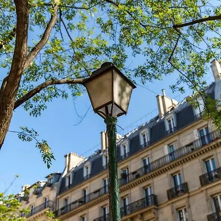 Veeve - Perfection By The Palais Royal *